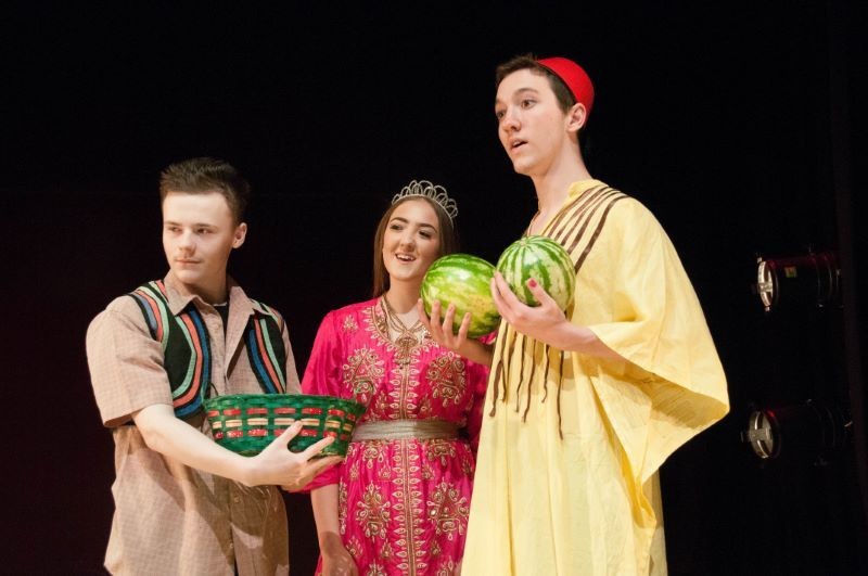Other image for Electrifying show from panto stars